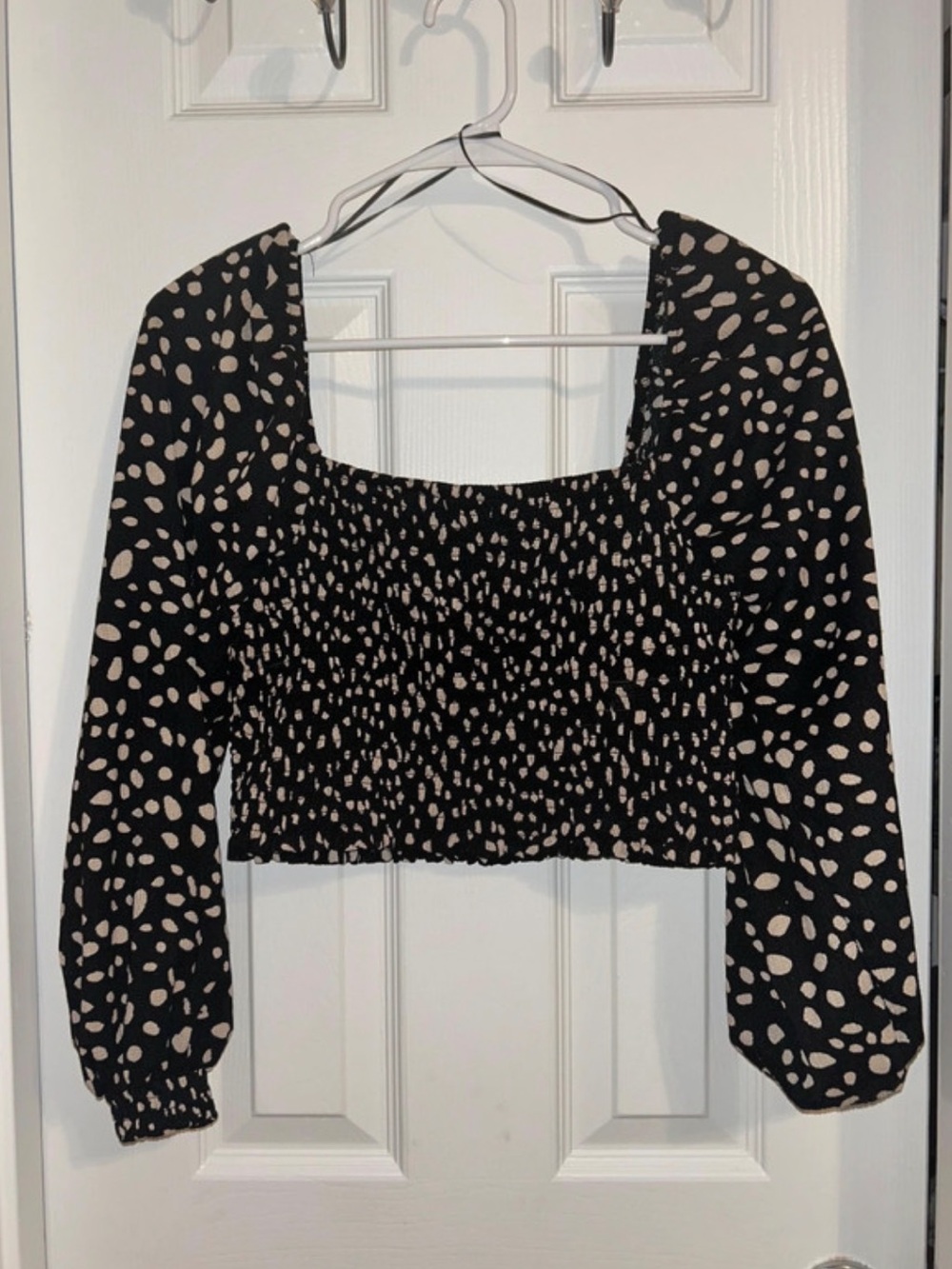 Smocked Square-Neck Long-Sleeve Crop Top - Black/Cream